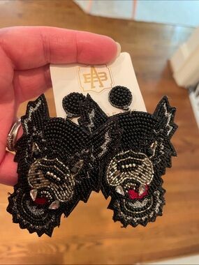 Allie Beads Wolfpack beaded earrings NEW